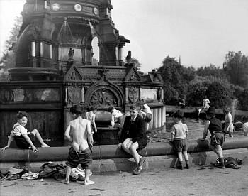 Work: Harry Benson Glasgow Boys in Fountain, Edition of 35