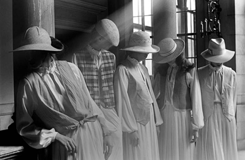 Robert Farber, Under the Hats, New York, Edition of 10, 1978
fine art paper pigment print, 30 x 40 in. (76.2 x 101.6 cm)
RF131071