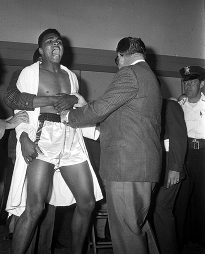 Harry Benson, Muhammad Ali at Ali/Liston Weigh-In, Miami, 1964, Edition of 35
archival pigment print, 30 x 40 in. (76.2 x 101.6 cm)
HB131204
