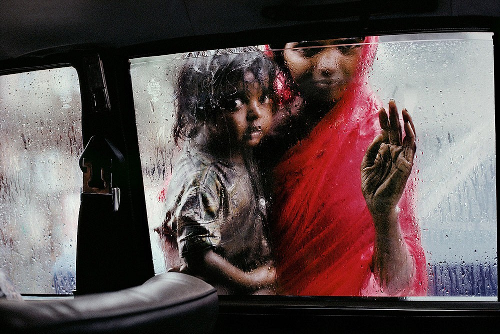 Steve McCurry, Mother and Child at Car Window, 1993
FujiFlex Crystal Archive Print, 20 x 24 in.
INDIA-10214