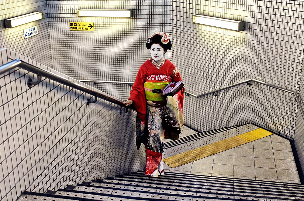 Steve McCurry, Geisha in Subway, Tokyo, Japan, 2007
FujiFlex Crystal Archive Print, (Inquire for available sizes)
JAPAN-10009