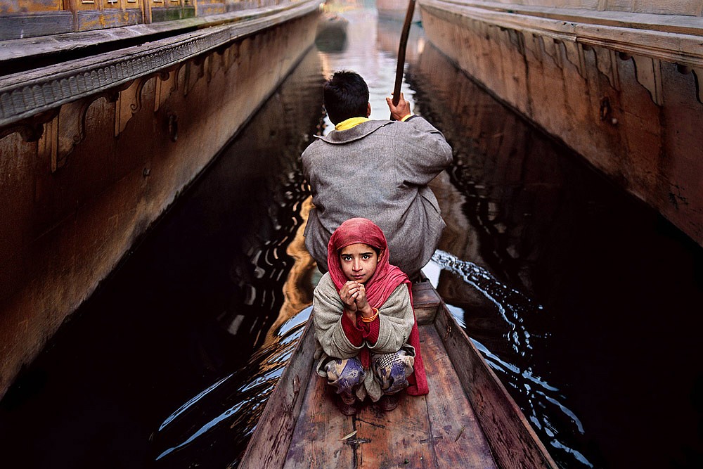 Steve McCurry, Father and Daughter on Boat, 1996
FujiFlex Crystal Archive Print, (Inquire for available sizes)
KASHMIR-10015