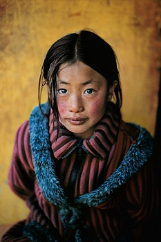 Steve McCurry - Steve McCurry Girl in Coat, Xigaze, Tibet