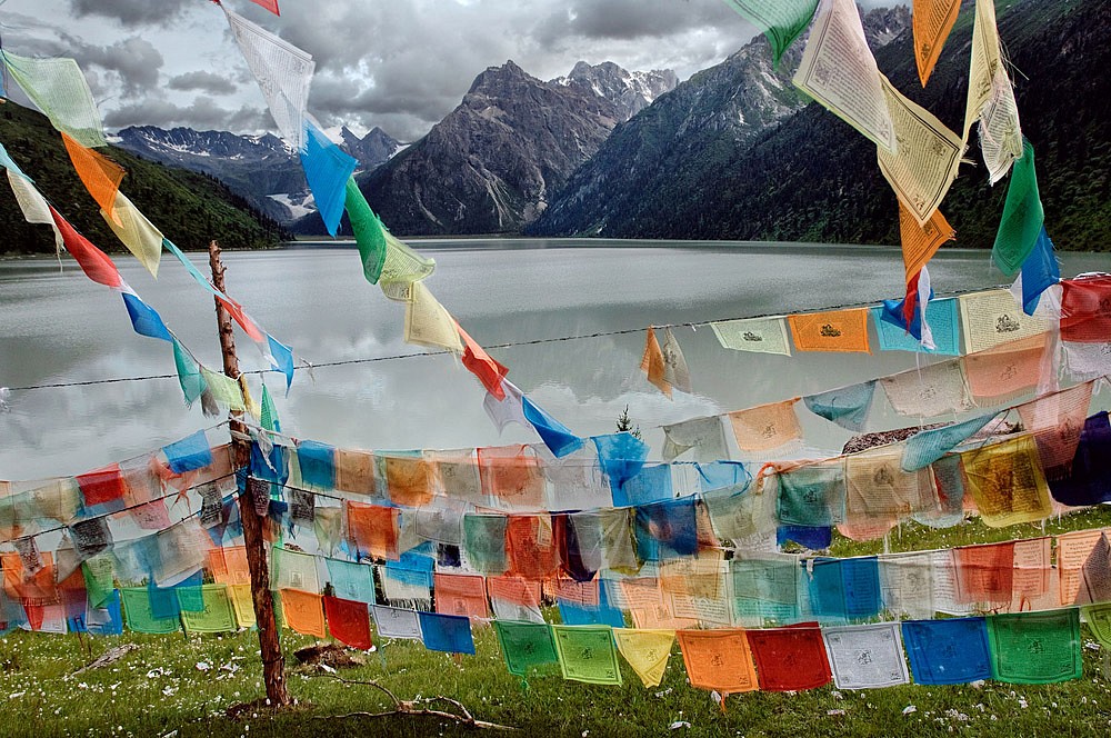 Steve McCurry, Tibetan Flags, 2005
FujiFlex Crystal Archive Print, (Inquire for available sizes)
TIBET-10745