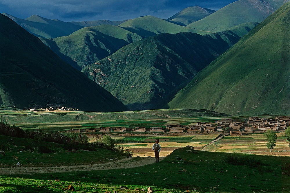 Steve McCurry, Tibetan Landscape, 2000
FujiFlex Crystal Archive Print, (Inquire for available sizes)
TIBET-10198