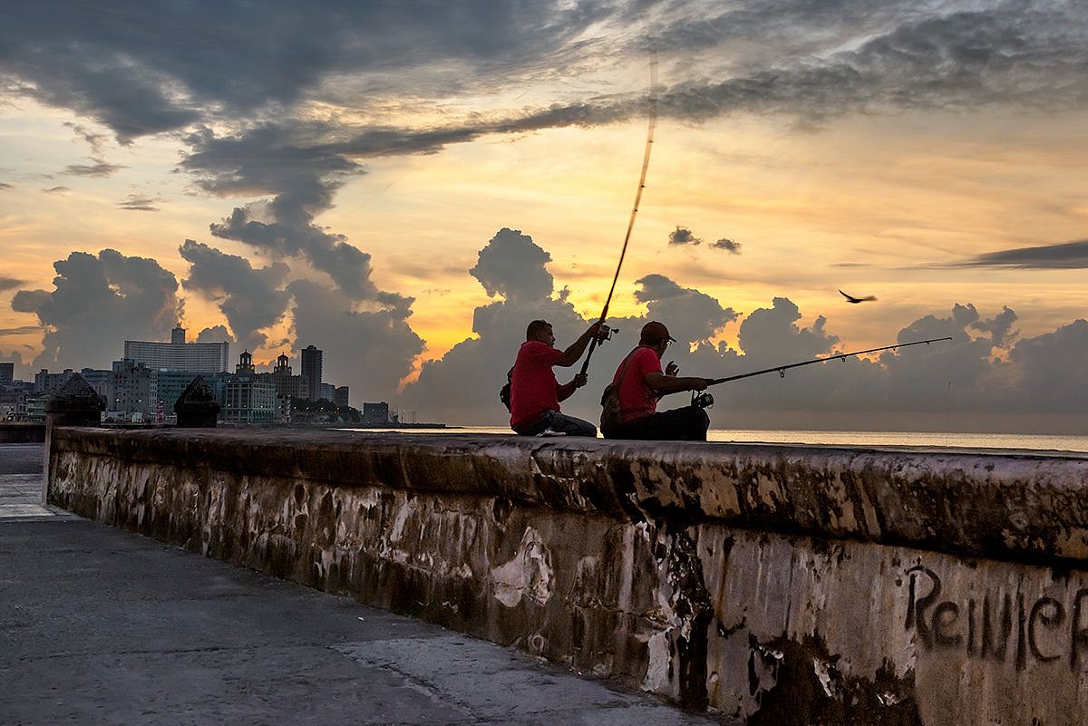 Steve McCurry, Fishermen at Sunset, 2015
FujiFlex Crystal Archive Print, 30 x 40 in. (Inquire for additional sizes)
CUBA-10276