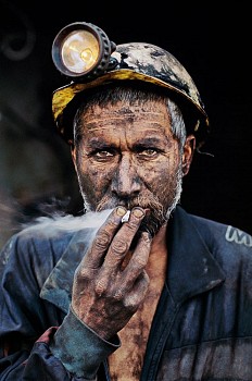Work: Steve McCurry Smoking Coal Miner, Pol-e-Khomri, Afghanistan