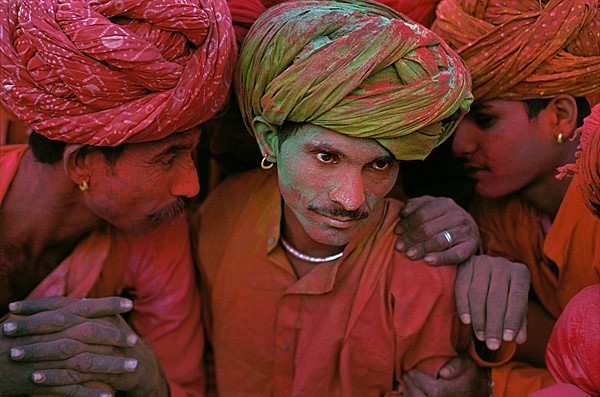 Steve McCurry, Holi Festival, Rajasthan, India, 1996
FujiFlex Crystal Archive Print, 40 x 60 in.
INDIA10208