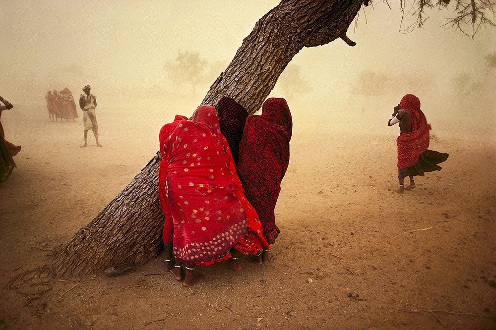 Steve McCurry, Dust Storm (Horizontal), 1983
FujiFlex Crystal Archive Print, 30 x 40 in. (Inquire for additional sizes)
INDIA10003