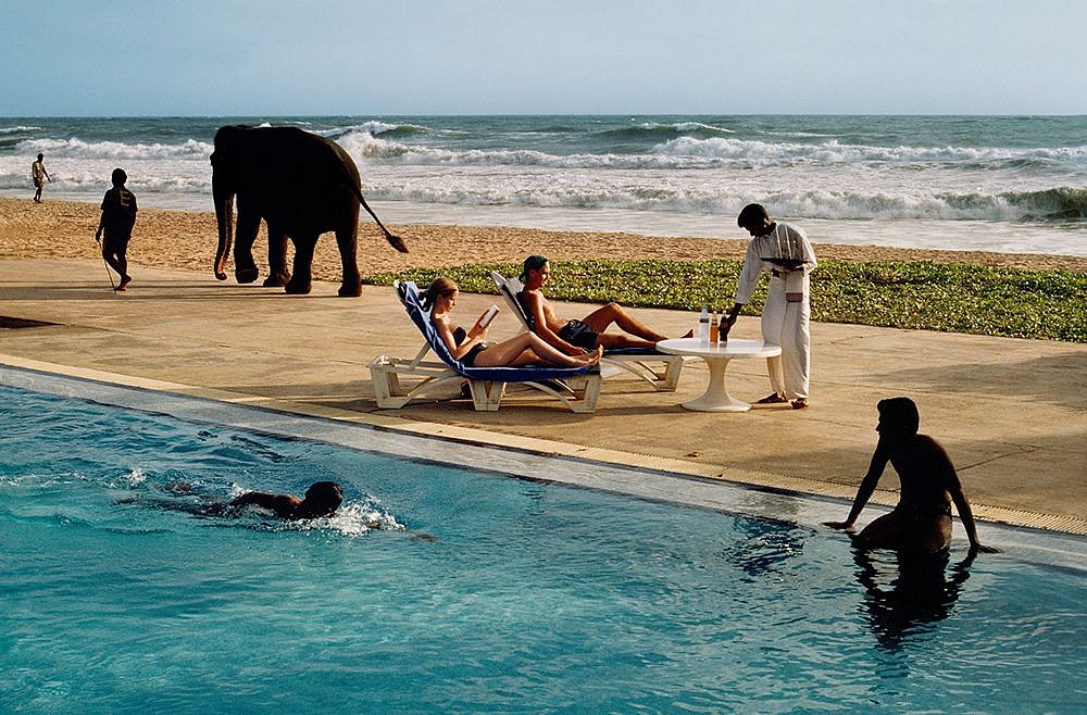 Steve McCurry, Tourists at a Resort, Bentota, Sri Lanka, 1995
FujiFlex Crystal Archive Print, 40 x 60 in.
SRILANKA-10008NF5