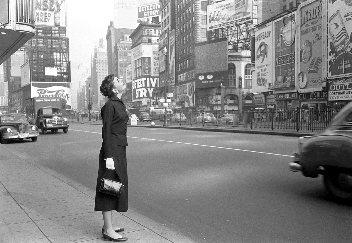 Lawrence Fried, Audrey Hepburn, Times Square, 1951
gelatin silver print, 20 x 24 in.