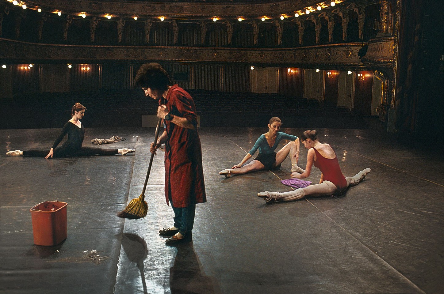 Steve McCurry, Ballerinas on Stage, 1989
FujiFlex Crystal Archive Print
Price/Size on request