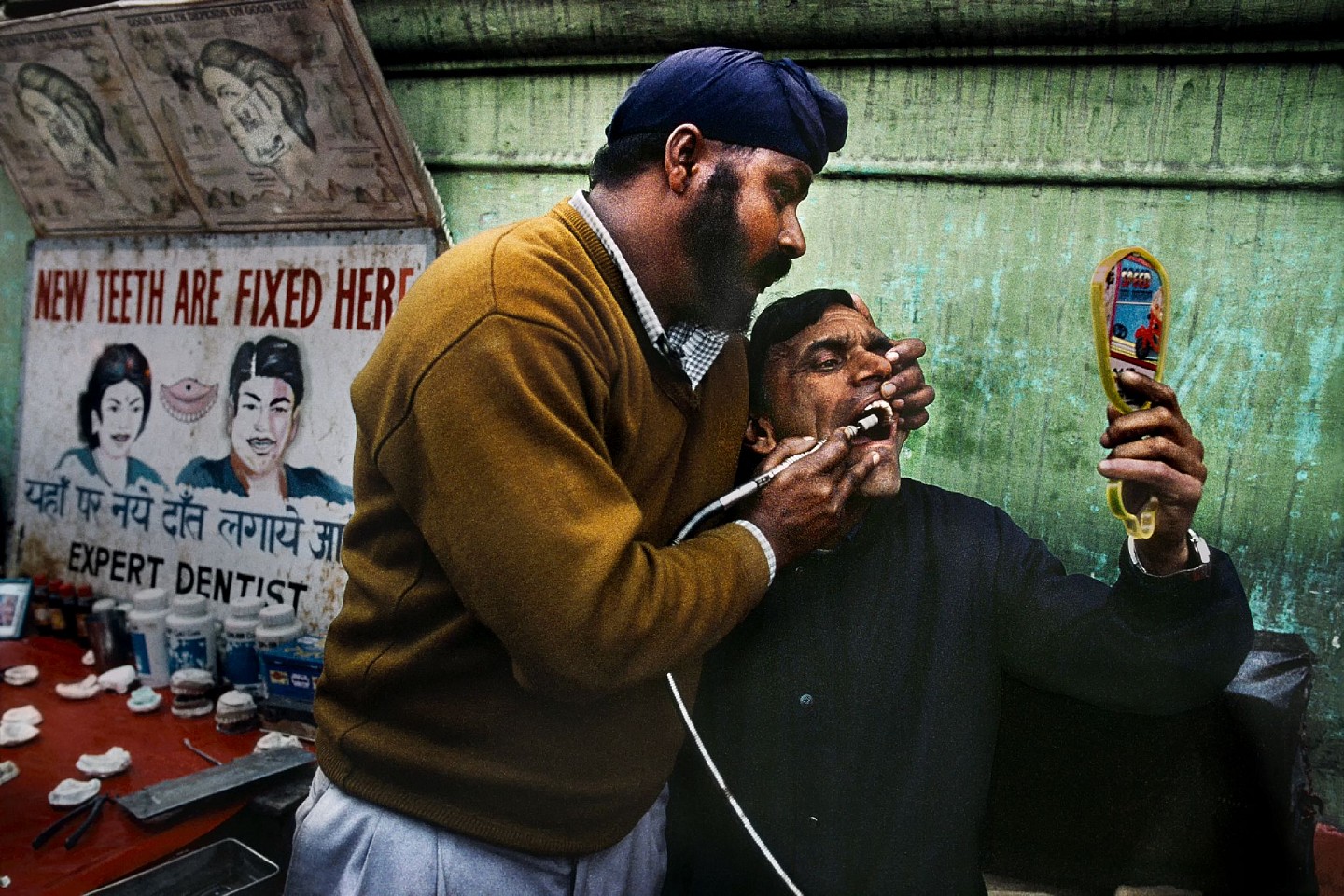 Steve McCurry, Street Dentist, 1998
FujiFlex Crystal Archive Print
Price/Size on request