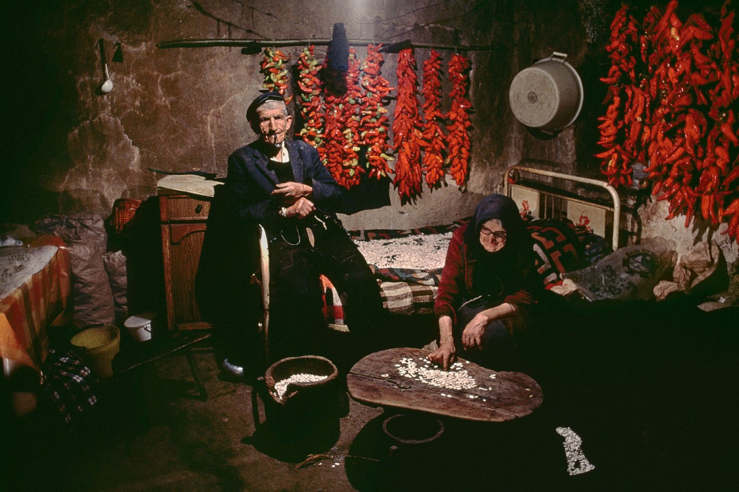 Steve McCurry, Couple Prepares Food, 1989
FujiFlex Crystal Archive Print
Price/Size on request
