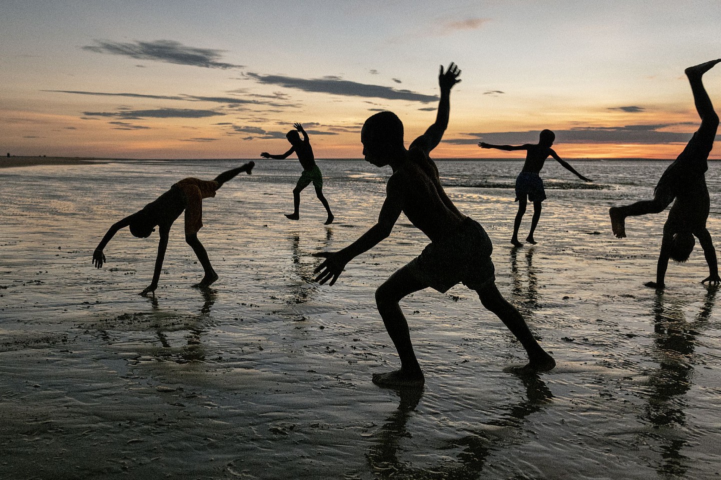 Steve McCurry, Kids Play on Beach, 2019
FujiFlex Crystal Archive Print
Price/Size on request