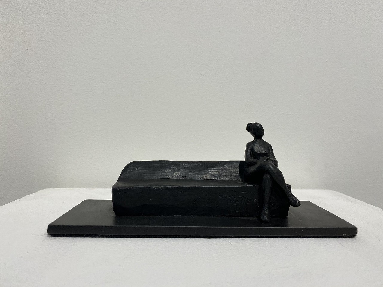 Jim Rennert, Commute (female), 2019
bronze, 3 x 8 x 3 in. (7.6 x 20.3 x 7.6 cm)