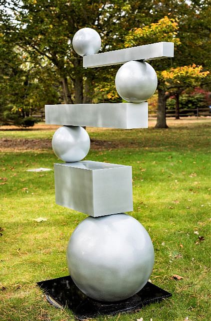Steven Simmons, Suspended in Space
aluminum, 72 x 64 in. (182.9 x 162.6 cm)
SS200228