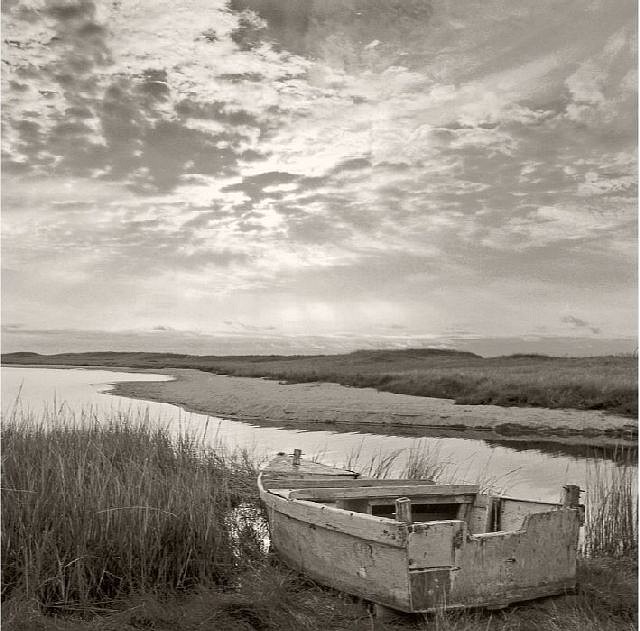 Michael Kahn, Old Oyster Boat, Ed. of 50
archival pigment print, 19 x 19 in.
MK220505