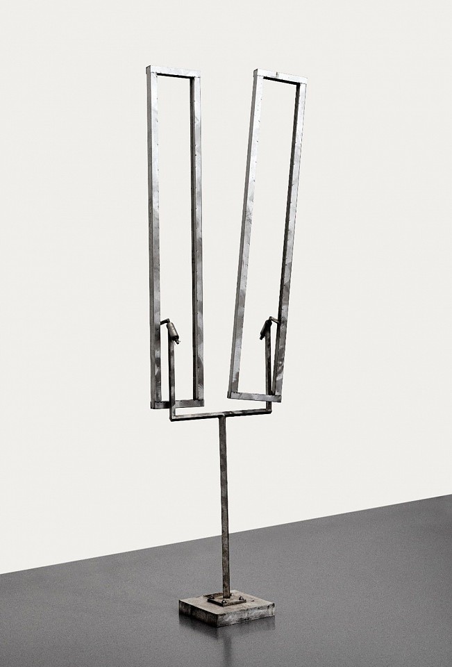 George Rickey, Two Open Rectangles Excentric, Ed. 1/3, 1975
stainless steel, 79 x 80 x 10 in. (200.7 x 203.2 x 25.4 cm)
GR231001