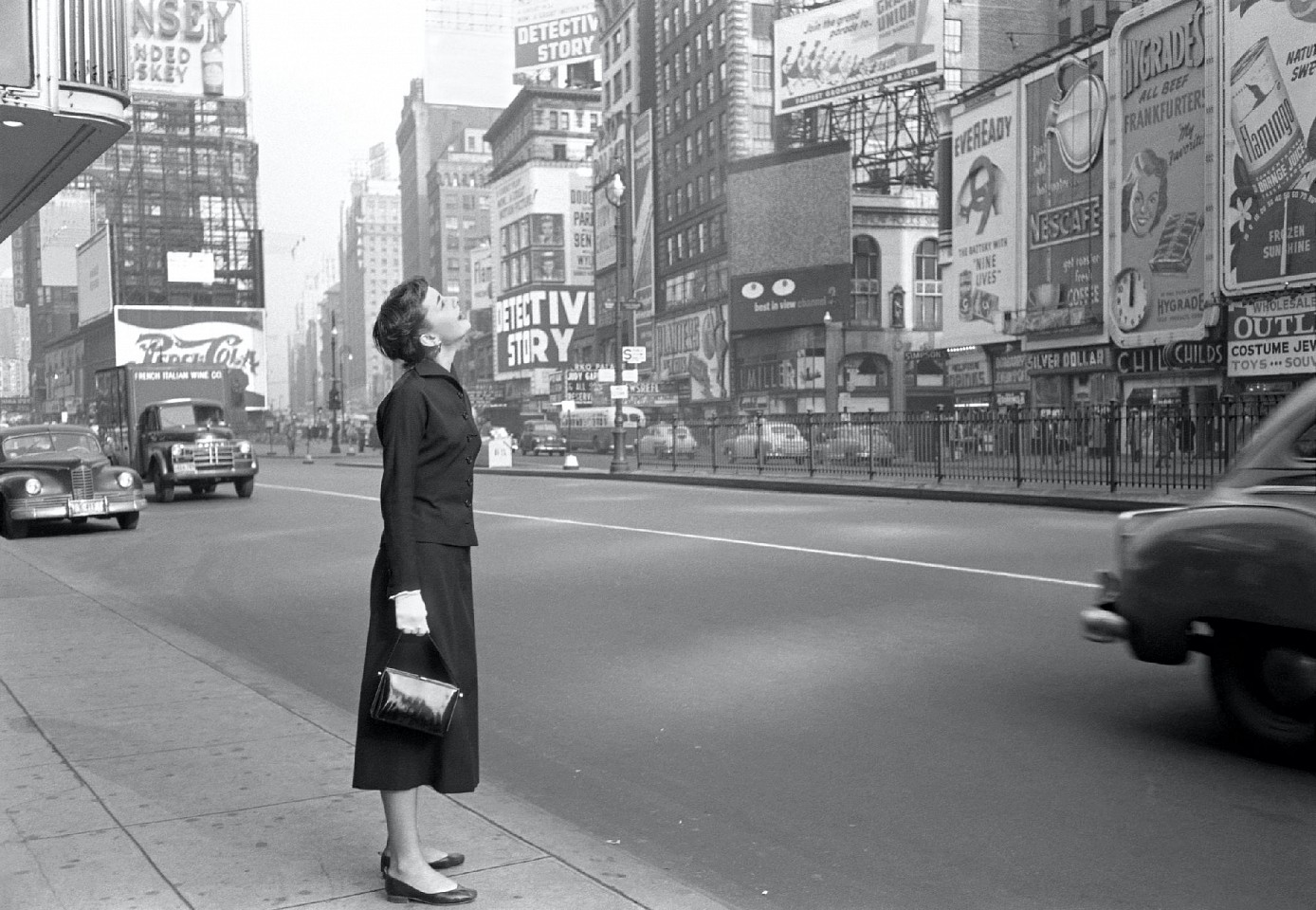 Lawrence Fried, Audrey Hepburn, Times Square, Ed. 3/25, 1951
gelatin silver print, 20 x 24 in. (50.8 x 61 cm)