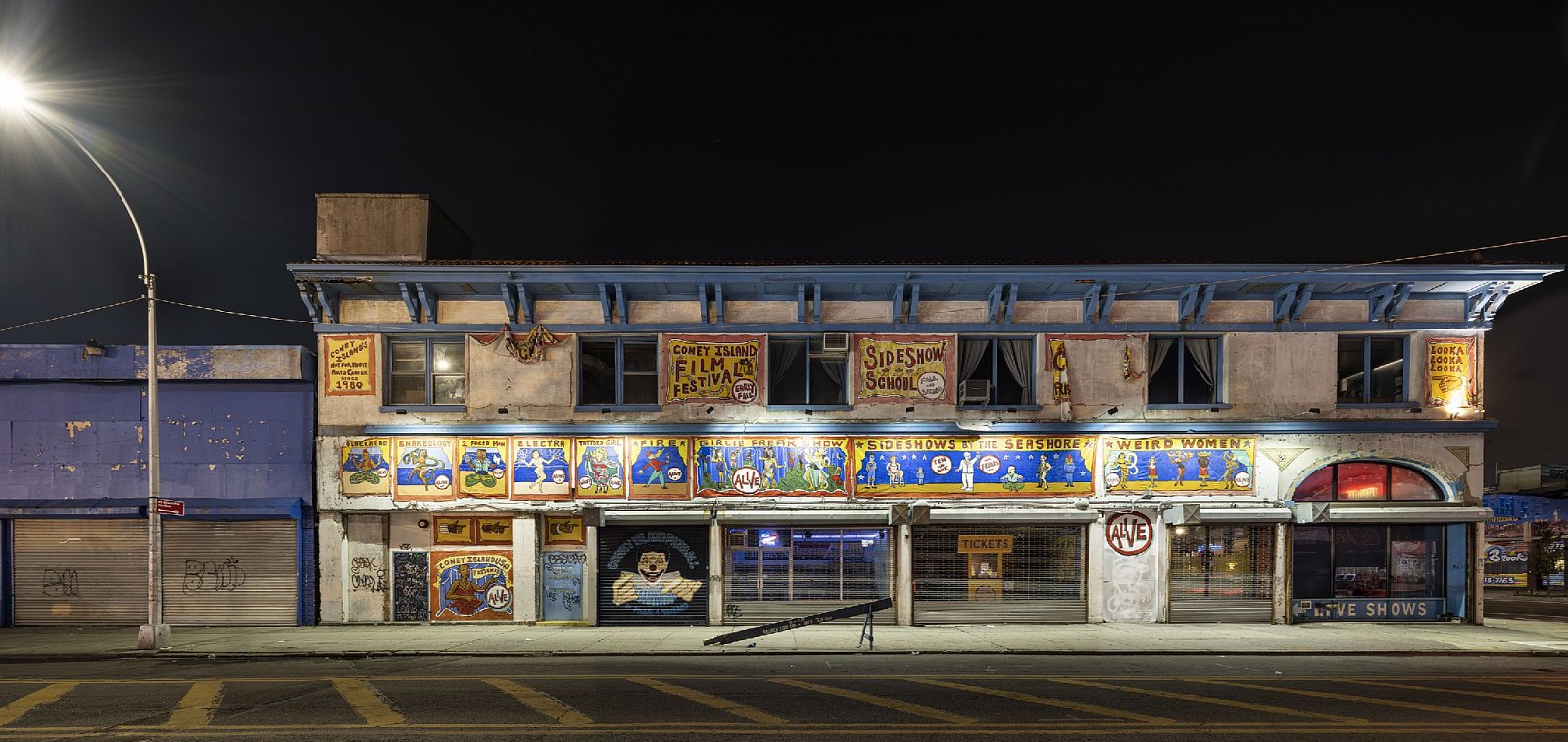 Mark S. Kornbluth, Surf Ave and 12th, Ed. 1/3, 2021
archival pigment print on Canson Platine paper, 24 x 50 in. (61 x 127 cm)
MSK231103