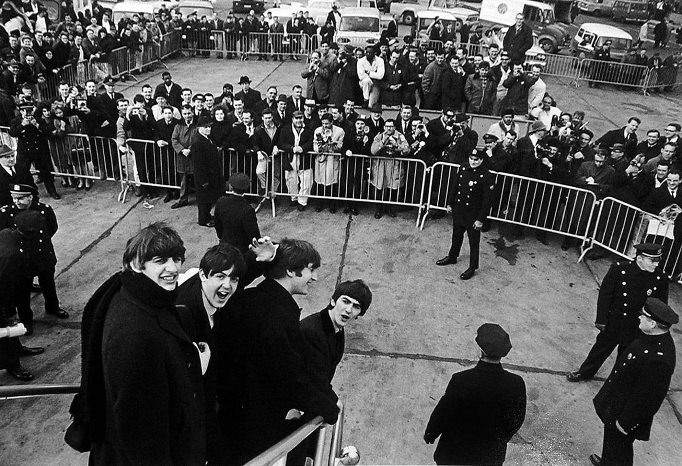 Harry Benson, Beatles Arriving NYC, Edition of 35, 1964
archival pigment print, 24 x 30 in.
HB120805