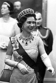 Harry Benson -&nbsp;Harry Benson Queen Elizabeth, Ottawa Canada, Edition of 35