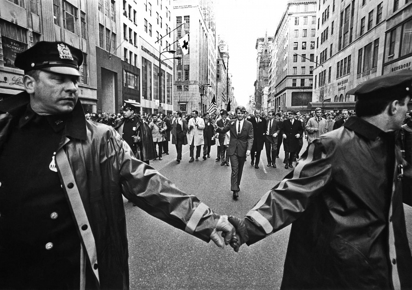 Harry Benson, Senator Robert F. Kennedy, 5th Avenue Parade, Edition of 35, 1968
archival pigment print
HB120417